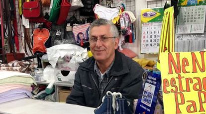 Comerciante da localidade uruguaia de Chuy, na fronteira com o Brasil.