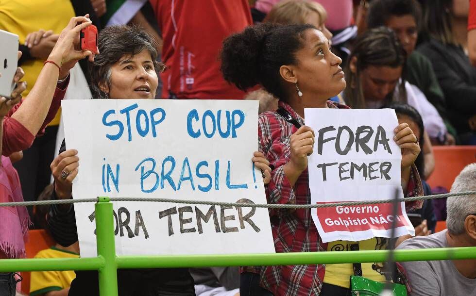 Protesto em partida de handebol na Olimpíada do Rio.