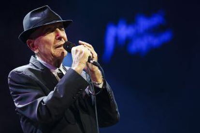 Leonard Cohen teve de sair em turnê depois que sua empresária fugiu com todo o seu dinheiro. Pelo menos desfrutamos do som ao vivo.