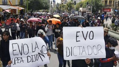 Marcha de estudantes contra o presidente boliviano
