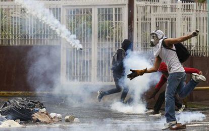 Distúrbios nas ruas de Caracas.