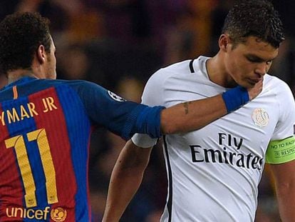 Neymar consola o capitão do PSG.