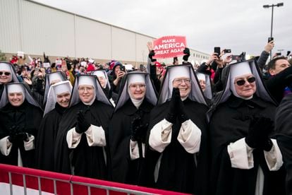 Grupo de freiras participa de comício de Trump no Michigan