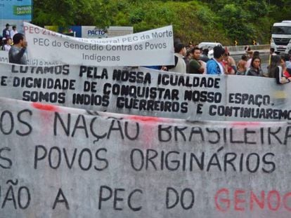 &Iacute;ndios Guaranis protestam contra PEC 215