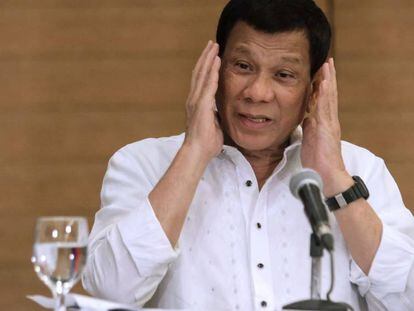 Rodrigo Duterte durante conferência de imprensa em Davao, na ilha de Mindanao. 