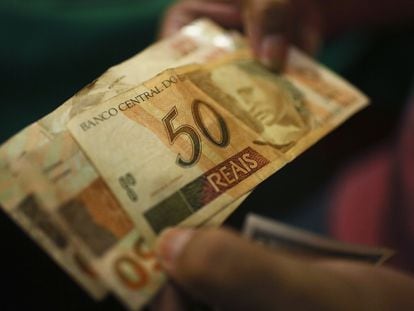 Billetes de 50 reales brasileños