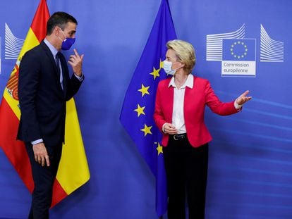 Pedro Sánchez e Ursula von der Leyen antes de se reunirem em Bruxelas, em setembro passado.