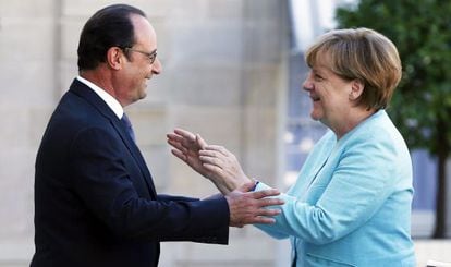 Merkel e Hollande, em 6 de julho em Paris.