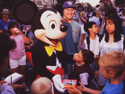 Imagem da Disneyland Paris, que este ano completa seu 25o aniversário.