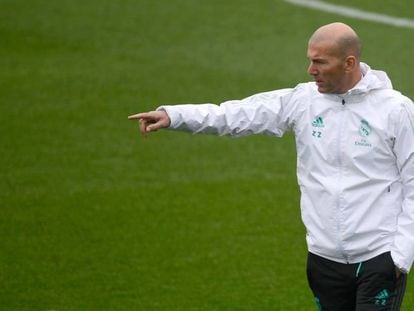 Zidane durante o último treino do Real Madrid antes do jogo da Copa do Rei contra o Numancia.