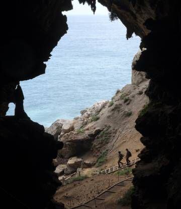 A caverna de Gorham, em Gibraltar.