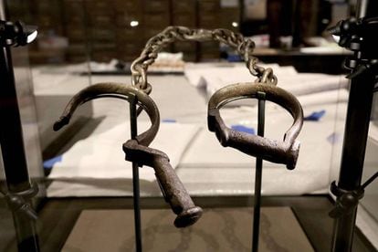 Algemas usadas para prender escravos nos EUA.