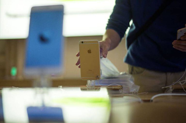 Um iPhone 6 no dia de lançamento.