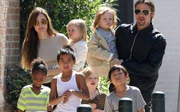 Tempos felizes, a família Jolie-Pitt em 2011.