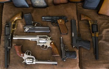 Pistolas e revólveres de Scott Porter, na Louisianna.