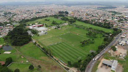 Vista aérea do Centro de Treinamento do Caju em Curitiba.