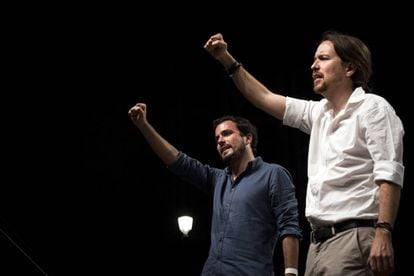 Garzón (esquerda) e Pablo Iglesias, em ato organizado por Unidos Podemos.