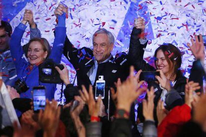 O ex-presidente chileno Sebastián Piñera comemora sua vitória.