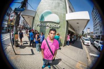 Samuel Viana, 26, um dos candidatos a uma vaga no supermercado.
