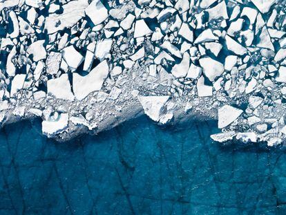 O gigantesco cubo de gelo que cobre a maior parte da Groenlândia, com quase cinco vezes a extensão de Espanha, se está derritiendo a um ritmo acelerado.