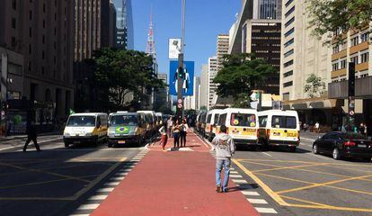 Paralisação de motoristas de vans escolares, em São Paulo