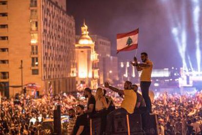 Manifestantes na praça dos mártires de Beirute, em 23 de outubro. 