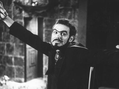José Mojica Marins como Zé do Caixão em 'Esta Noite Encarnarei no Teu Cadáver', em 1967