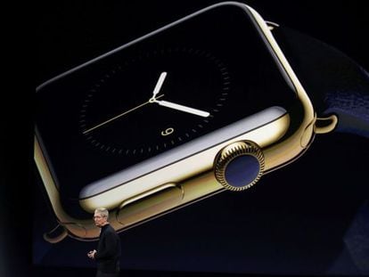 Tim Cook, presidente-executivo da Apple, na apresentação do Apple Watch.
