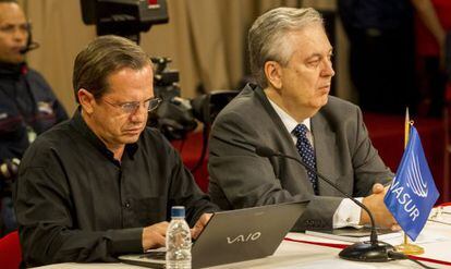 Patiño (à esq.) e o colega brasileiro, Luiz Alberto Figueiredo, durante reunião com o Governo venezuelano.