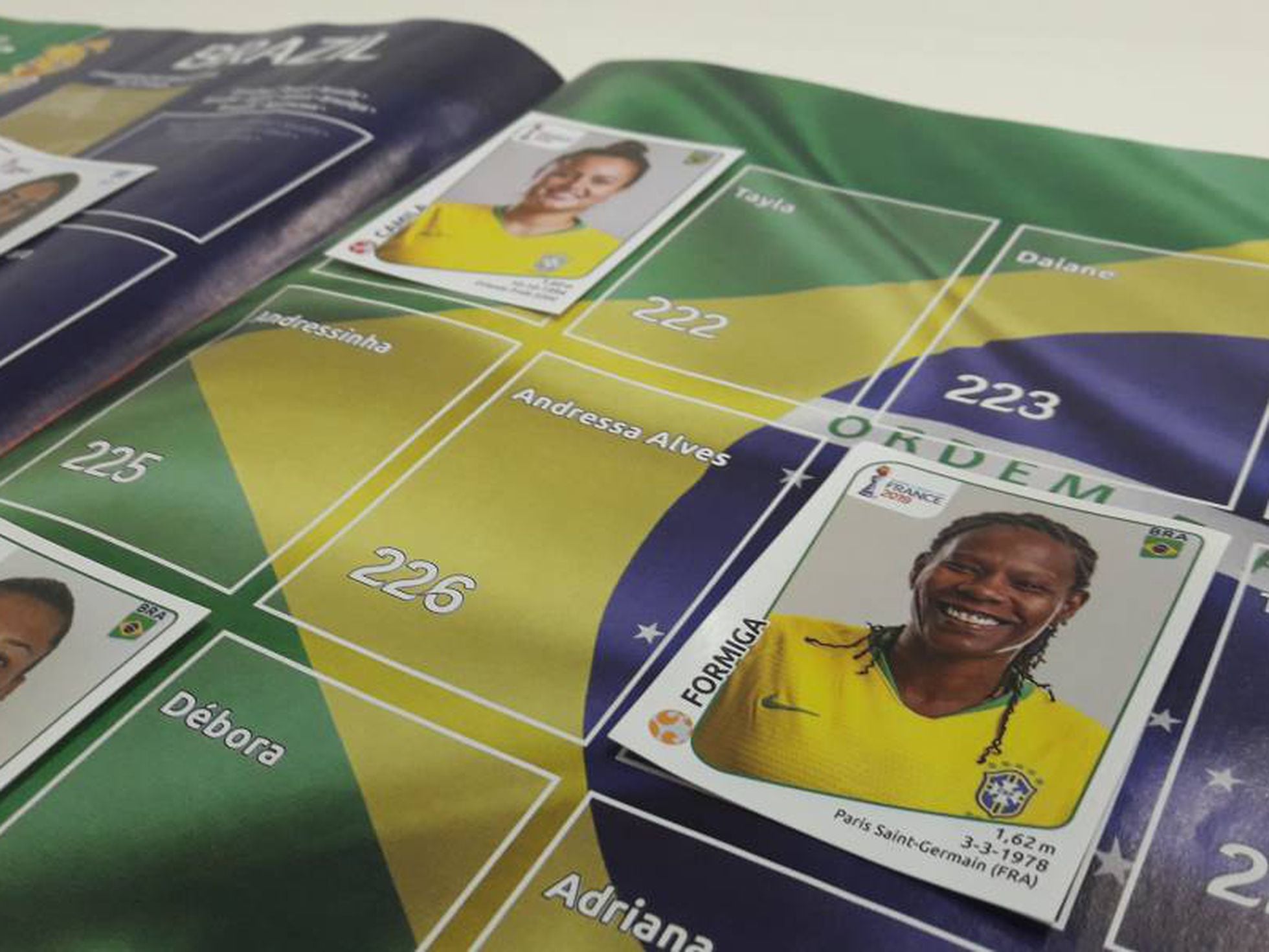 CEO da Panini fala sobre aumento dos preços do álbum da Copa do