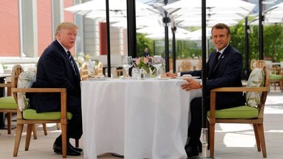 Donald Trump e Emmanuel Macron, reunidos neste sábado em Biarritz.