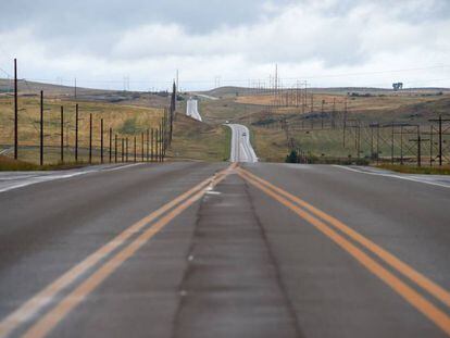 Estrada próxima a Williston, em Dakota do Norte.