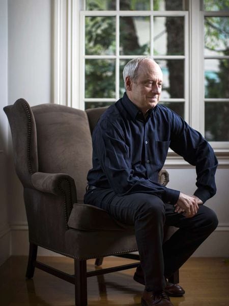 Michael J. Sandel, em sua casa de Brookline ( Massachusetts, EUA).