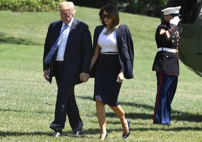 Donald Trump e Melania Trump nos jardins da Casa Branca em 18 de julho.