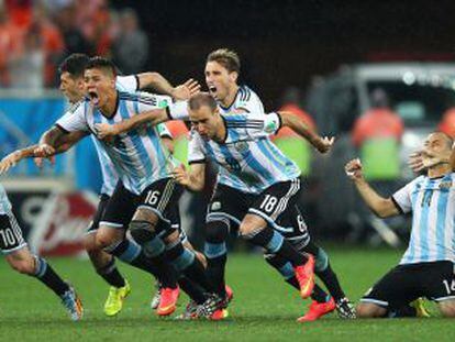 A Argentina comemora sua classificação.