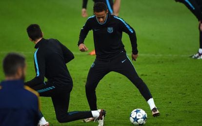 Neymar, durante o treinamento do Barça.