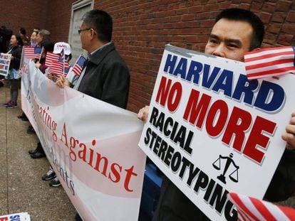 Protesto contra a discriminação positiva em Harvard.