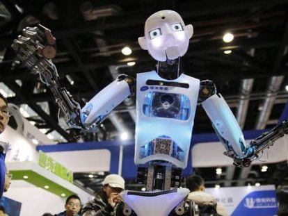 Robô exposto em uma conferência sobre autômatos em Pequim.
