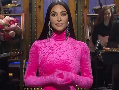 Kim Kardashian durante seu monólogo no ‘Saturday Night Live’.