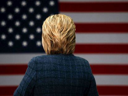 A candidata democrata Hillary Clinton em uma escola em Concord, no sábado.