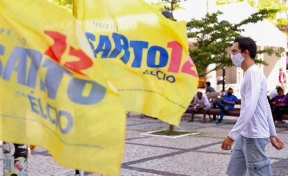 Bandeiras da candidatura de José Sarto (PDT) no centro de Fortaleza.