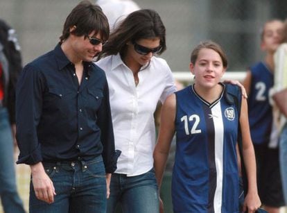 O ator Tom Cruise e sua então prometida Katie Holmes, em um jogo de futebol de Isabelle em Los Angeles em 2006.