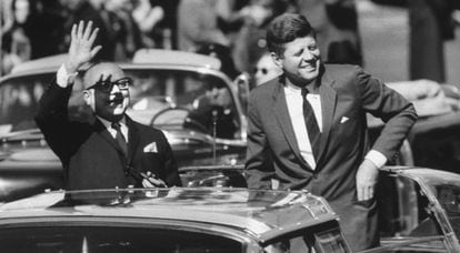 Os então presidentes da Venezuela, Rómulo Betancourt, e dos Estados Unidos John F. Kennedy.