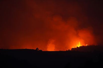 Incêndio em Giarratana (Sicília), na quarta-feira passada. 
