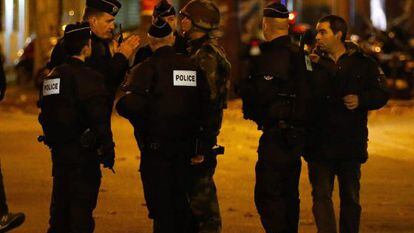 Pol&iacute;cia francesa busca pistas sobre terroristas