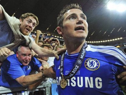Lampard festeja a Champions com o Chelsea.