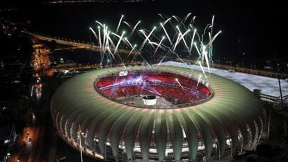 Vista aérea do estádio Beira-Rio, uma das arenas da Copa.