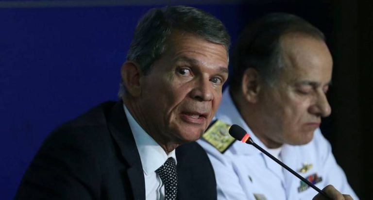 Ministro da Defesa, general Luna, e o almirante Aldemir Sobrinho.