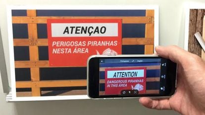 O aplicativo Word Lens permite traduzir cartazes diretamente na tela.