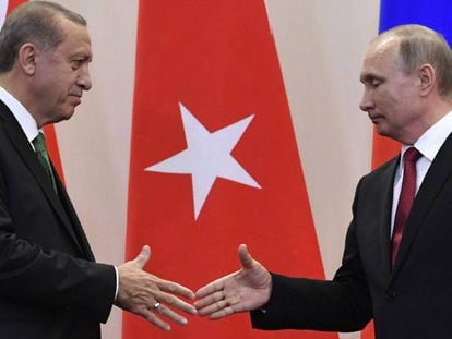 Vladimir Putin e Recep Tayyip Erdogan, no último mês de março